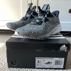 adidas Alphabounce